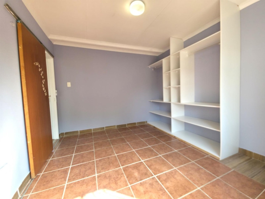 To Let 2 Bedroom Property for Rent in Meerhof North West